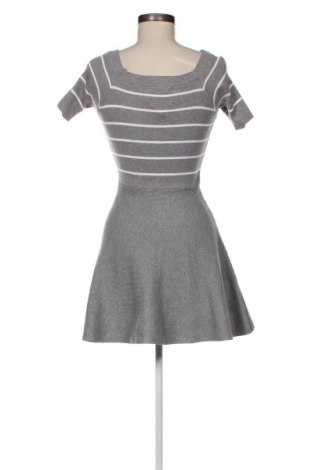 Kleid, Größe S, Farbe Grau, Preis € 6,49