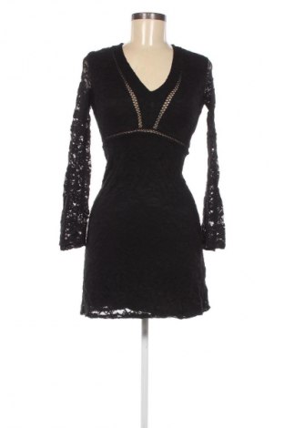 Šaty  Bershka, Veľkosť S, Farba Čierna, Cena  21,13 €