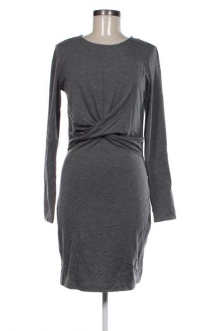 Kleid Gina Tricot, Größe M, Farbe Grau, Preis € 5,49