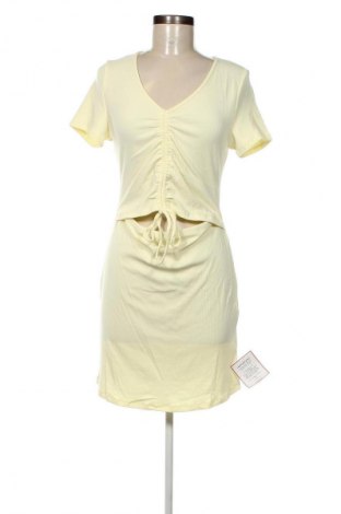 Kleid Glamorous, Größe L, Farbe Gelb, Preis 30,62 €