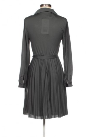 Kleid Guido Maria Kretschmer for About You, Größe XS, Farbe Grün, Preis 30,62 €