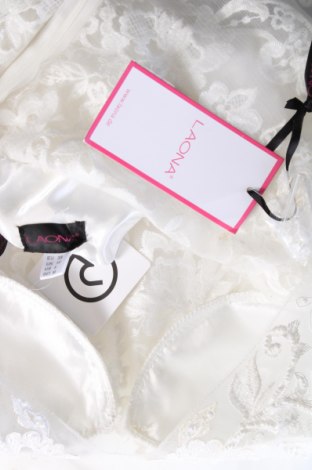 Kleid Laona, Größe M, Farbe Weiß, Preis 110,29 €