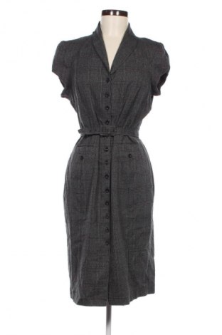 Kleid Le Chateau, Größe M, Farbe Grau, Preis 57,06 €