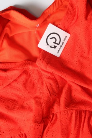 Kleid Loavies, Größe M, Farbe Rot, Preis 33,40 €