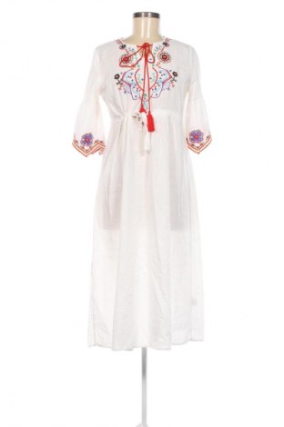 Kleid Mochy, Größe M, Farbe Weiß, Preis 15,00 €
