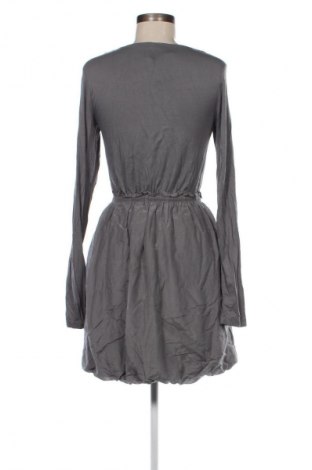 Kleid Object, Größe M, Farbe Grau, Preis € 3,99