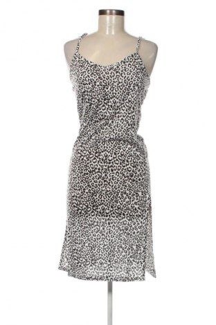 Kleid Pretty Little Thing, Größe XS, Farbe Mehrfarbig, Preis 9,96 €