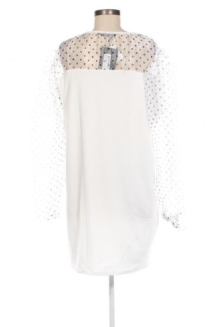 Kleid Pretty Little Thing, Größe 3XL, Farbe Weiß, Preis 17,78 €