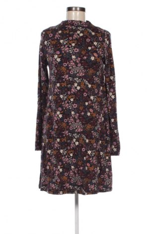 Šaty  Pull&Bear, Velikost M, Barva Vícebarevné, Cena  254,00 Kč