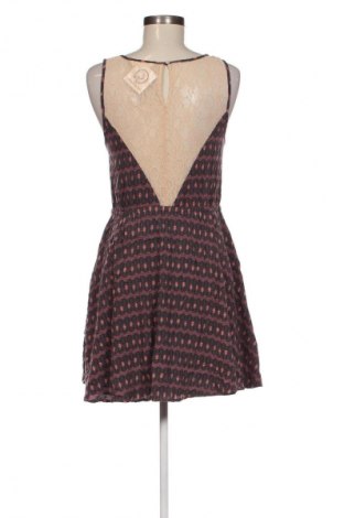 Kleid Review, Größe L, Farbe Mehrfarbig, Preis 18,37 €
