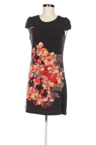 Kleid Smash, Größe M, Farbe Mehrfarbig, Preis € 11,10