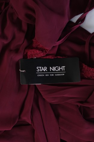 Рокля Star Night, Размер L, Цвят Червен, Цена 119,90 лв.