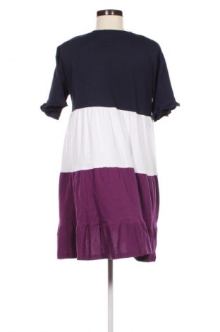 Kleid Trendyol, Größe M, Farbe Mehrfarbig, Preis € 27,84