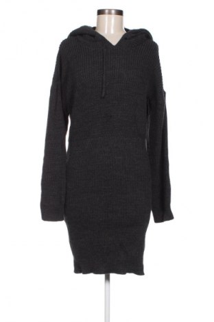 Kleid Trendyol, Größe L, Farbe Grau, Preis € 55,67