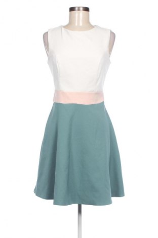 Kleid Trendyol, Größe M, Farbe Mehrfarbig, Preis € 24,57