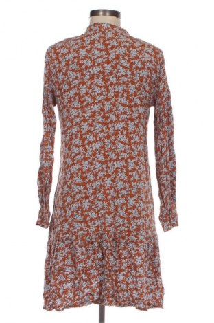 Kleid Y.A.S, Größe XS, Farbe Mehrfarbig, Preis 31,38 €