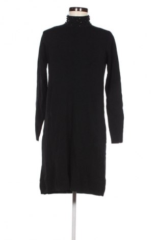 Рокля Zara Knitwear, Размер M, Цвят Черен, Цена 26,40 лв.