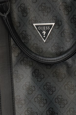 Große Tasche Guess, Farbe Grau, Preis 93,81 €