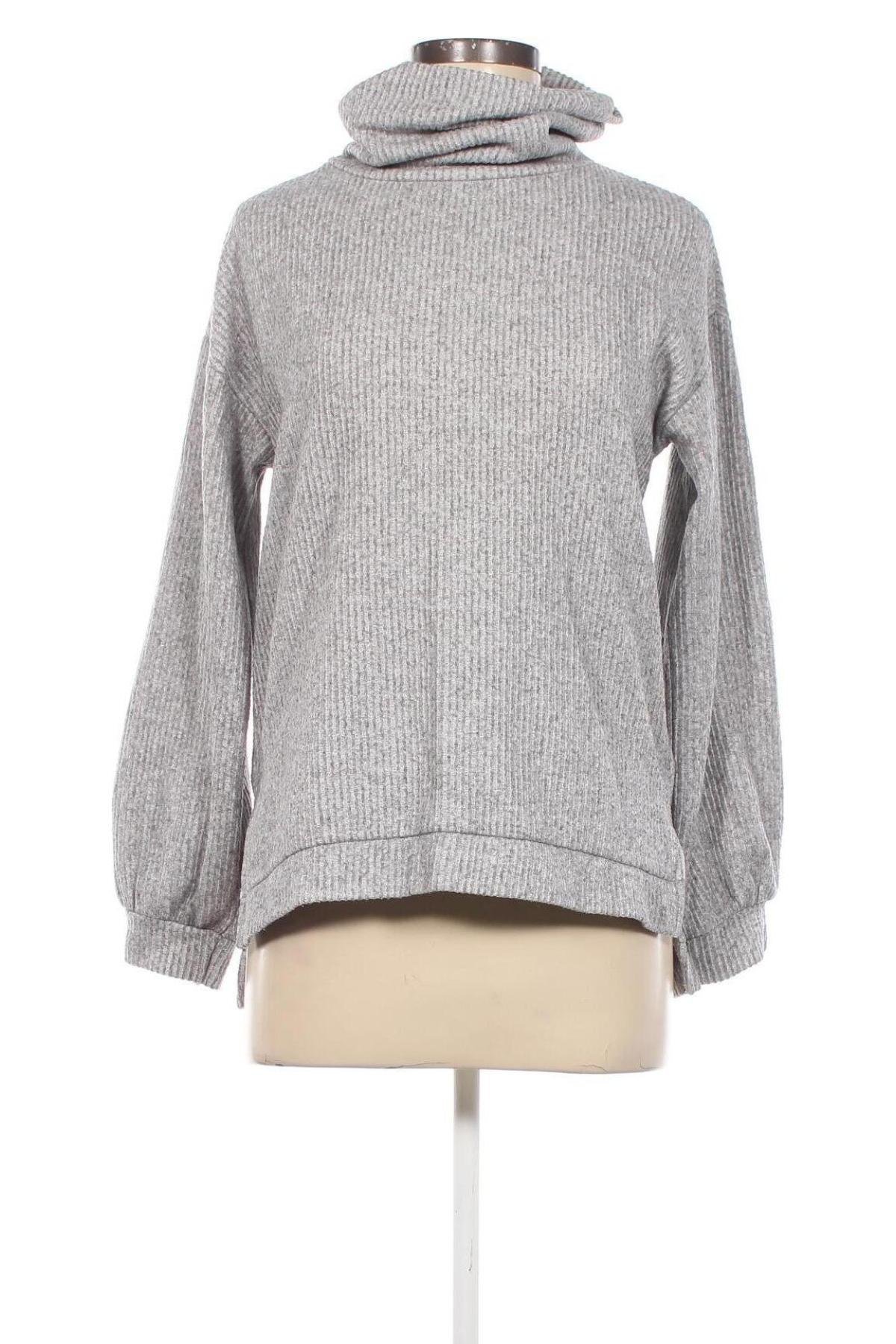 Damen Shirt Stradivarius, Größe S, Farbe Grau, Preis € 5,49