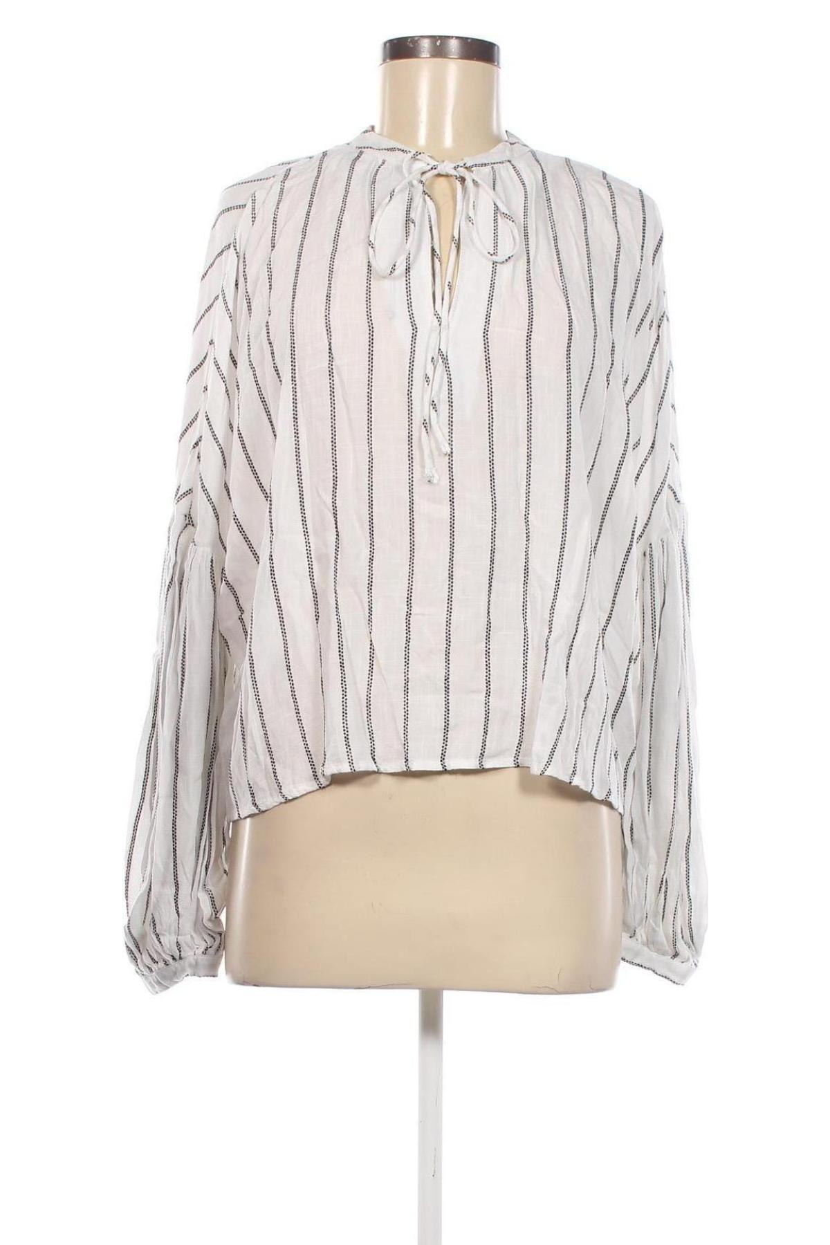 Damen Shirt Stradivarius, Größe S, Farbe Weiß, Preis € 4,99