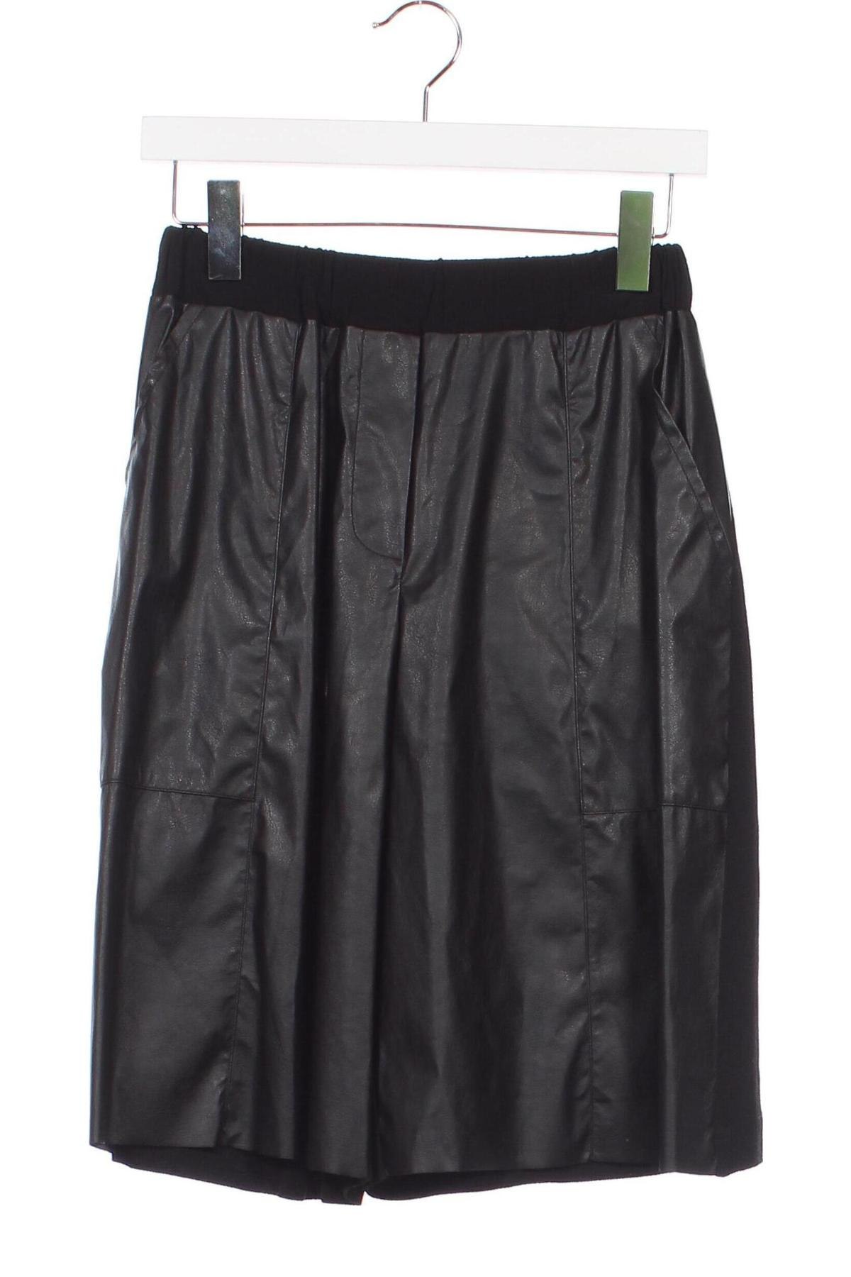 Дамски къс панталон Pinko, Размер XS, Цвят Черен, Цена 90,75 лв.