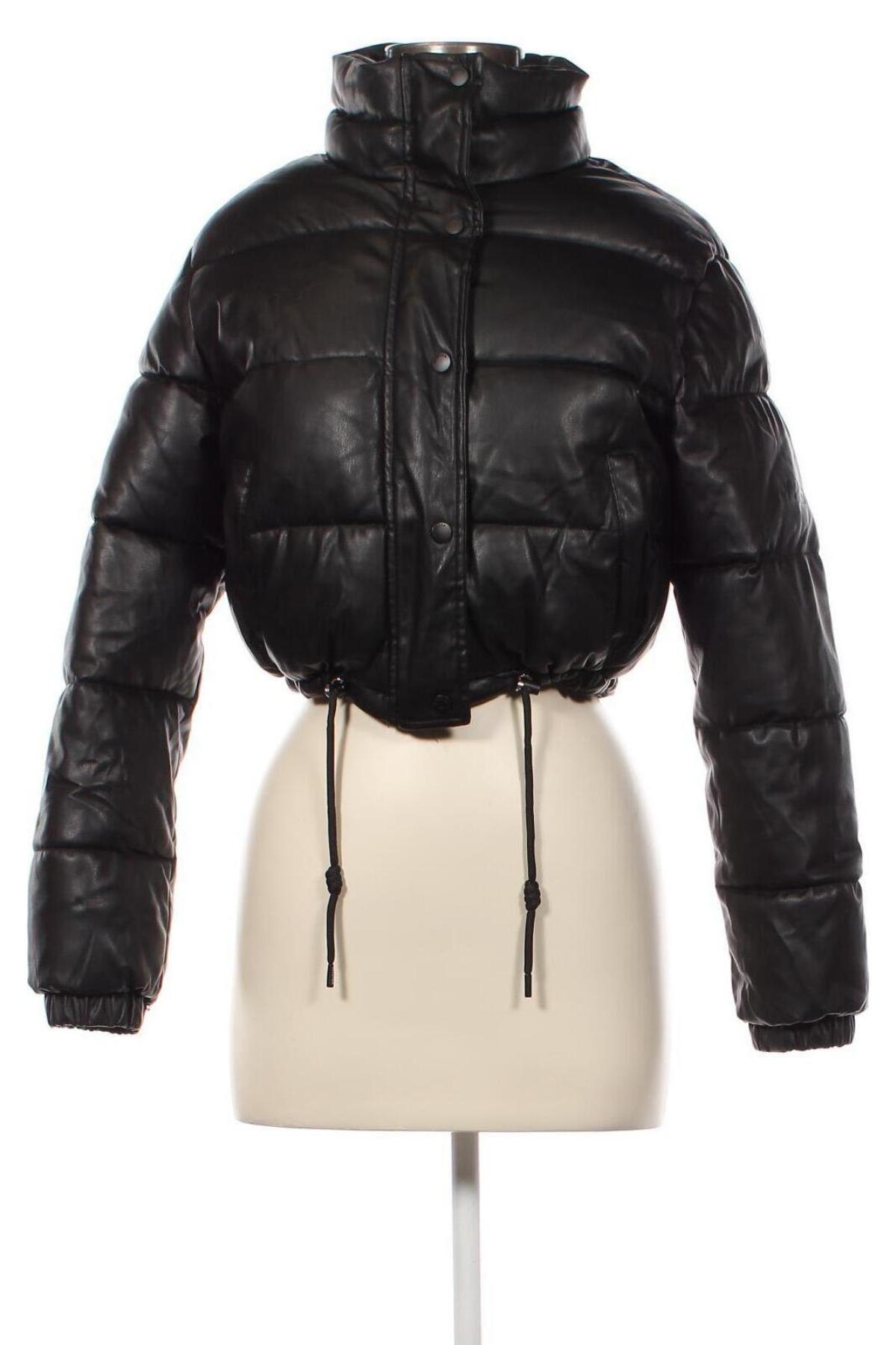 Γυναικείο μπουφάν Bershka, Μέγεθος XS, Χρώμα Μαύρο, Τιμή 23,32 €