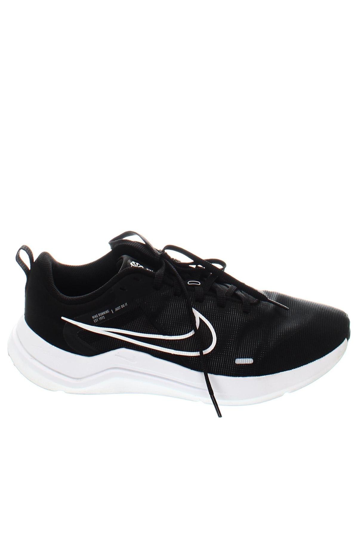 Férfi cipők
 Nike, Méret 44, Szín Fekete, Ár 22 579 Ft