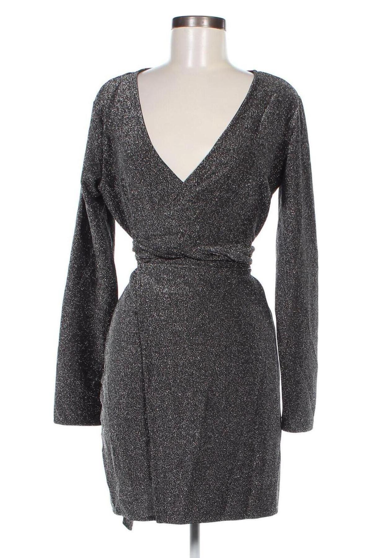 Kleid, Größe M, Farbe Silber, Preis € 5,49