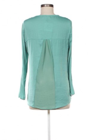 Damen Shirt Bershka, Größe M, Farbe Grün, Preis € 13,99