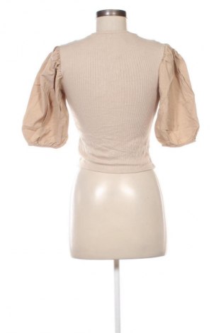 Dámská halenka Bershka, Velikost M, Barva Béžová, Cena  309,00 Kč