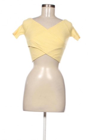 Dámská halenka Bershka, Velikost S, Barva Žlutá, Cena  239,00 Kč