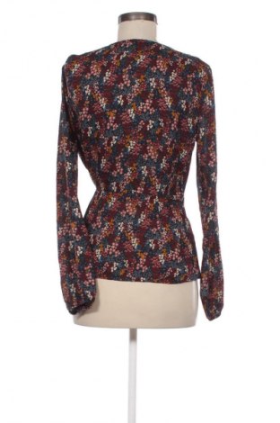 Damen Shirt Gina Tricot, Größe M, Farbe Mehrfarbig, Preis 13,99 €