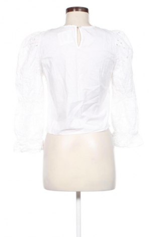 Damen Shirt Stradivarius, Größe M, Farbe Weiß, Preis 9,72 €
