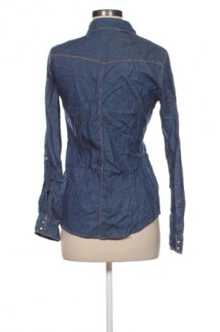 Дамска риза Stradivarius, Размер M, Цвят Син, Цена 25,99 лв.