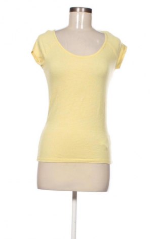 Γυναικείο t-shirt Decathlon, Μέγεθος S, Χρώμα Κίτρινο, Τιμή 3,99 €