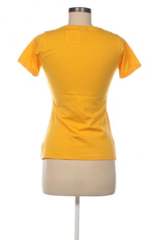Γυναικείο t-shirt James & Nicholson, Μέγεθος S, Χρώμα Κίτρινο, Τιμή 8,70 €