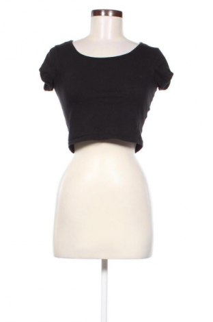 Γυναικείο t-shirt Stradivarius, Μέγεθος S, Χρώμα Μαύρο, Τιμή 5,99 €