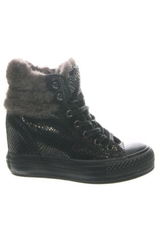 Γυναικεία μποτάκια Converse, Μέγεθος 35, Χρώμα Μαύρο, Τιμή 38,99 €