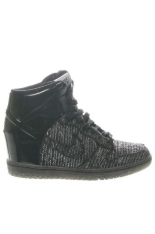 Γυναικεία μποτάκια Nike, Μέγεθος 40, Χρώμα Πολύχρωμο, Τιμή 49,10 €