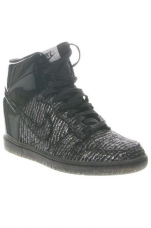 Γυναικεία μποτάκια Nike, Μέγεθος 40, Χρώμα Πολύχρωμο, Τιμή 49,10 €