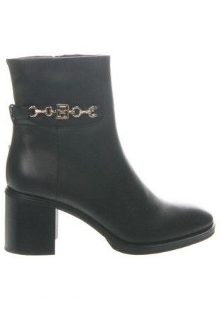 Дамски боти Tommy Hilfiger, Размер 40, Цвят Черен, Цена 167,99 лв.