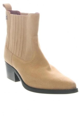Дамски боти Tommy Hilfiger, Размер 37, Цвят Бежов, Цена 204,99 лв.