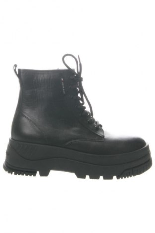 Дамски боти Tommy Jeans, Размер 39, Цвят Черен, Цена 304,99 лв.