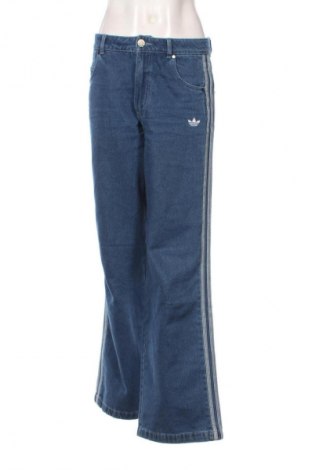 Női farmernadrág Adidas Originals, Méret M, Szín Kék, Ár 35 969 Ft