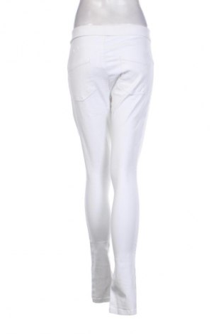 Damen Jeans Beloved, Größe M, Farbe Weiß, Preis € 14,83