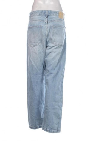 Γυναικείο Τζίν Bershka, Μέγεθος M, Χρώμα Μπλέ, Τιμή 18,99 €