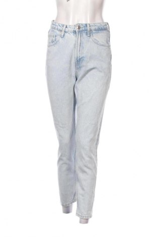 Γυναικείο Τζίν Bershka, Μέγεθος S, Χρώμα Μπλέ, Τιμή 18,99 €
