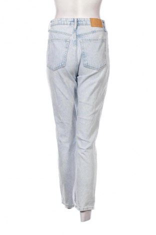 Γυναικείο Τζίν Bershka, Μέγεθος S, Χρώμα Μπλέ, Τιμή 18,99 €