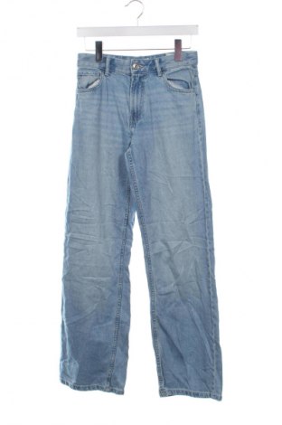Γυναικείο Τζίν Bershka, Μέγεθος XS, Χρώμα Μπλέ, Τιμή 18,99 €