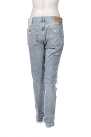 Damskie jeansy Bershka, Rozmiar M, Kolor Niebieski, Cena 95,99 zł